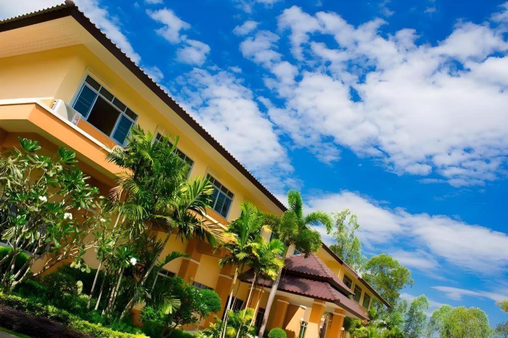 Rajapruek Place Chiang Mai Buitenkant foto